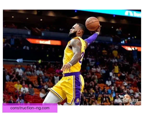 湖人关键战役险胜雄鹿詹姆斯高光助力球队稳居西部前列