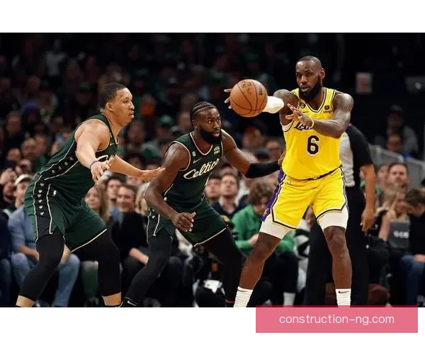 湖人连胜势头强劲詹姆斯率队关键时刻展现巨星风采