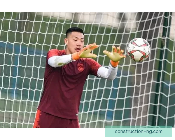 中国足球联赛重燃激情，超级球星转会引发球迷热议