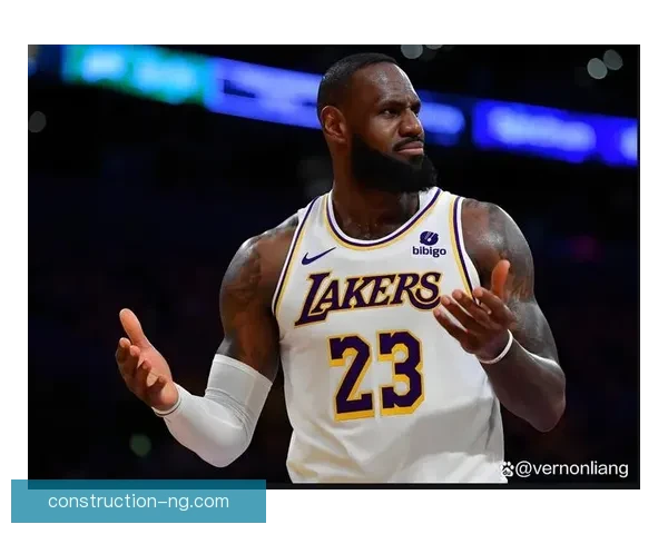 湖人最新战报：詹姆斯率队逆转勇士迎来连胜新篇章